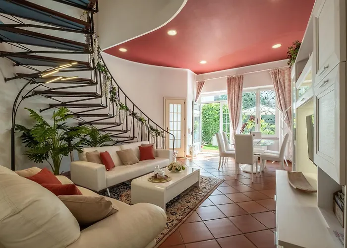 Elegante Villa Lu\' Centro Citta A 10 Minuti Dal Mare