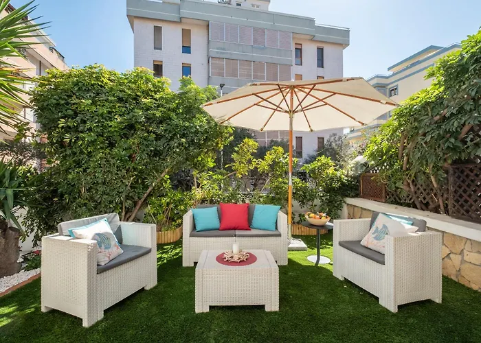 Elegante Villa Lu\' Centro Citta A 10 Minuti Dal Mare