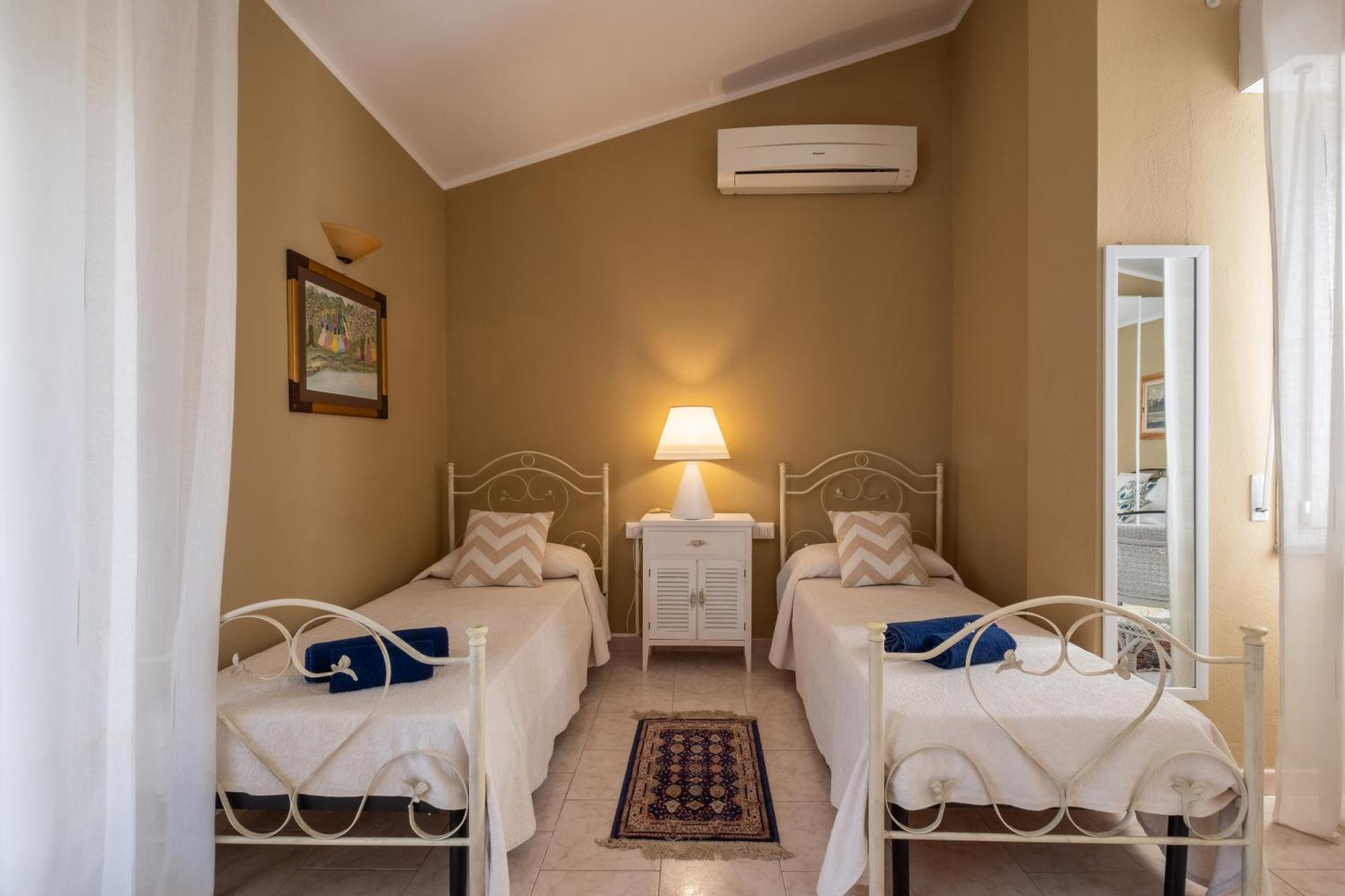 Villa Elegante Lu' Centro Citta A 10 Minuti Dal Mare Cagliari